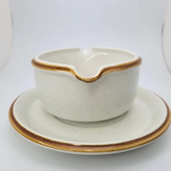 Vintage Mikasa Natural Beauty C9000 Gravy Boat with Underplate Stoneware - Picture 4 of 9
